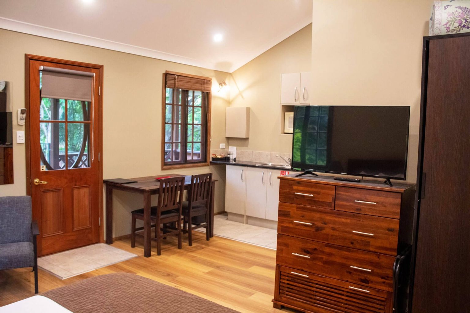 sunshine-valley-cottages-woombye-accommodation-15